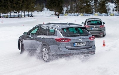 Vrhunski oprijem: Opel Insignia Country Tourer s tehnološko naprednim štirikolesnim pogonom